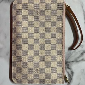 Louis Vuitton Pouchette